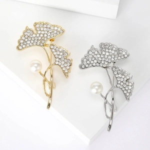 Elegante Ginkgoblad Broche Legering Ingelegde Strass Imitatieparel Speld Sieraden Voor Bruiloft Banket Vrouwen Accessoires