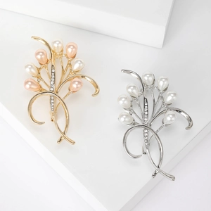 Elegante Spilla a Bouquet di Fiori in Lega con Künstliche Perle per Donna con Strass Intarsiati Accessori Moda per Banchetti