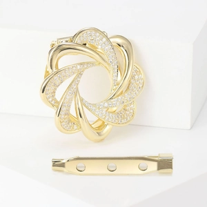 Broche Fleur en Cuivre pour Femme Plaqué Or Strass Incrusté Clip de Foulard Élégant Bijoux de Mode Épingle pour Femme