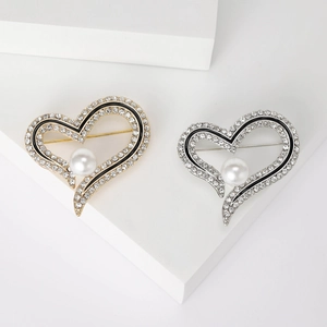 Broche en Forme de Cœur Avec Imitation Künstliche Perle et Strass en Alliage Émail Épingle pour Femme Bijoux de Manteau Élégant