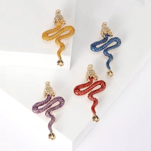 Vintage Chinese Dragon Brooch For Women Men Alloy Enamel Animal Shape Pin Gold Plated Ethnic Style Clothing Decoration Gift