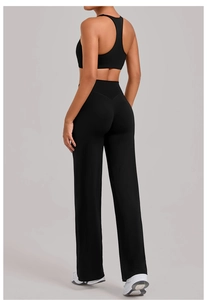 Detailoverzicht van een zwarte yoga-set voor dames met hoge taille legging en sportbeha