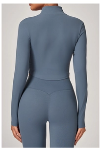 Détail de couture arrière en V sur legging de yoga taille haute avec effet sculptant