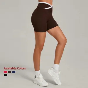 Yoga-Shorts mit hoher Taille, kontrastfarbenen Paspeln und Seitentaschen in vier Farben