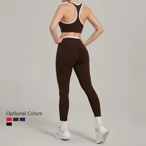 Zweiteiliges Yoga-Set mit Racerback-BH und High-Waist-Leggings sowie weißen Kontrastpaspeln
