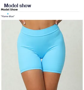 Vue détaillée du short de yoga bleu flamme avec taille haute en V et effet fesses galbées