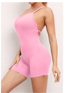 Tuta da yoga rosa con scollo all'americana e pantaloncini sportivi dalla vestibilità slim