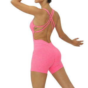 Body da yoga intero rosa vivace con spalline incrociate sul retro e vestibilità slim