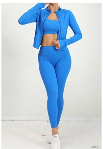 Ensemble de yoga 3 pièces avec veste zippée bleue, brassière sport et legging de compression
