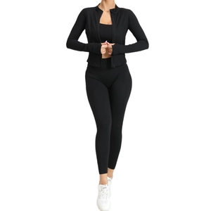 Ensemble de yoga noir 3 pièces avec veste zippée, brassière de sport et legging taille haute