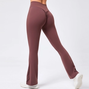 Pantalon de yoga évasé à taille haute avec effet scrunch fessier en rouge foncé
