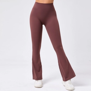 Pantalon de yoga évasé à taille haute marron foncé avec une coupe moulante pour femme
