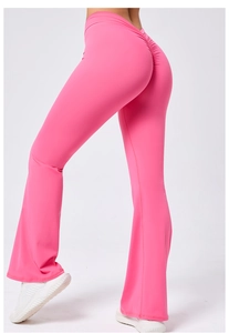 Detailansicht der rosa ausgestellten Yoga-Hose mit hoher Taille und Push-Up Effekt am Gesäß
