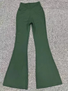 Pantalon de yoga évasé vert foncé à taille haute avec coutures latérales renforcées