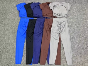 Ensembles de yoga pour femmes avec hauts dos nu et leggings sculptants en 5 couleurs