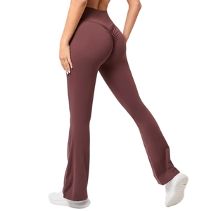 Pantalon de yoga évasé taille haute bordeaux avec design galbant pour fessier