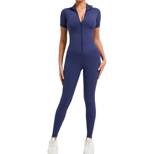 Eng anliegender marineblauer Yoga-Jumpsuit mit kurzen Ärmeln und Reißverschluss
