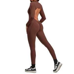 Combinaison de yoga moka à manches longues, dos nu, effet push-up pour le fitness