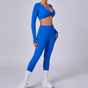 Conjunto de yoga de dos piezas azul Klein con top de manga larga y leggings