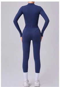 Vue arrière d'un body de compression bleu marine à manches longues montrant la coupe du dos