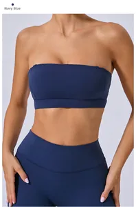 Vue détaillée du soutien-gorge de sport antidérapant bleu marine et du legging de yoga
