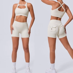 Ensemble de Yoga pour Femmes Soutien Gorge de Sport Dos Croisé et Short Cargo Taille Haute Deux Pièces Tenue de Sport Fitness Gym