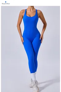 Détail du body de yoga bleu roi avec tissu haute élasticité et coupe ajustée de qualité