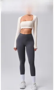 Détails du haut de yoga crème à manches longues et legging gris foncé à taille haute
