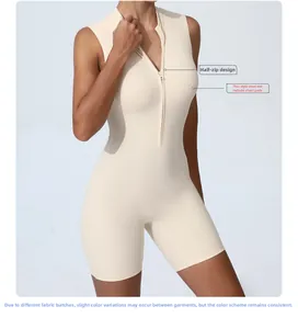 Détail du body de sport beige sans manches avec demi-fermeture éclair et col montant