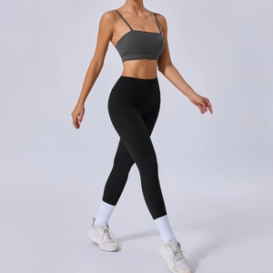 Ensemble brassière de sport gris anthracite et legging de yoga noir taille haute