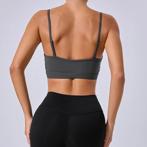 Ensemble brassière de sport gris foncé et legging de yoga noir à taille haute pour femme