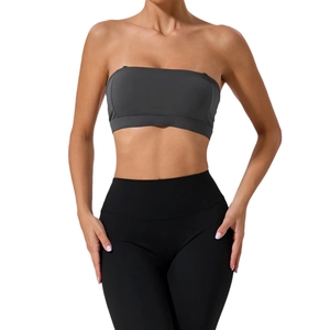 Brassière de sport bustier gris foncé et legging taille haute noir pour yoga