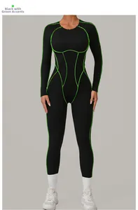Détails des coutures contrastées vert néon sur une combinaison de yoga noire