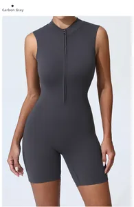 Détail du body de yoga gris anthracite sans manches avec fermeture éclair frontale