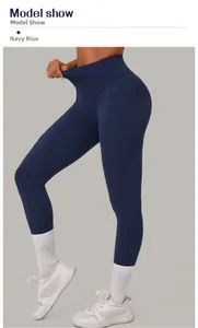 Détail du legging de yoga bleu marine à taille haute avec coutures amincissantes