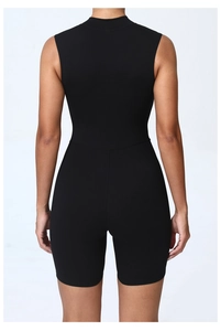 Vue arrière du combishort de sport noir sans manches avec tissu stretch et col montant