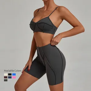 Ensemble de yoga pour femme avec brassière et short taille haute en gris foncé