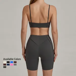 Ensemble de yoga gris foncé pour femmes avec brassière et short gainant taille haute