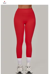 Detail der nahtlosen roten Yoga-Leggings mit hohem Bund und formgebender Kontrastnaht