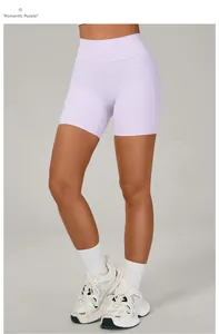 Détail du short de fitness taille haute en Romantic Purple avec coutures sans couture