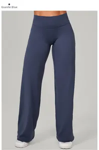 Détail du pantalon de yoga taille haute bleu granit avec ceinture large gainante