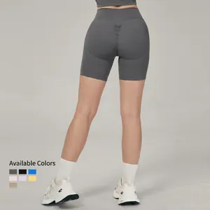 Short de yoga gris foncé à taille haute avec effet push-up et tissu respirant sport