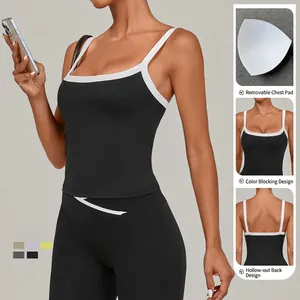 Reggiseno sportivo schiena scoperta con bordi a contrasto e leggings da yoga coordinati