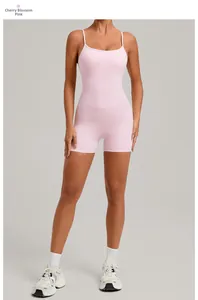 Combinaison de yoga rose cerisier dos nu avec bretelles ajustables et coupe ajustée