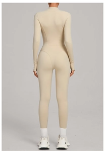 Vue arrière du body de yoga beige avec coutures ergonomiques et coupe ajustée