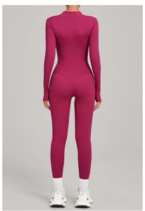 Détails de couture ergonomique du combiné de yoga thermique violet pour le fitness
