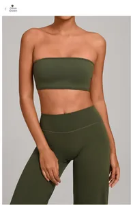 Set da yoga verde oliva con reggiseno sportivo a fascia e leggings fitness a vita alta
