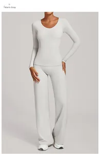 Detail von Yoga-Set in Warmsteingrau mit Langarm-U-Ausschnitt-Oberteil und weitem Bein