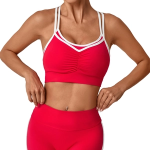 Ensemble de yoga rouge pour femmes avec soutien-gorge de sport dos nu et legging taille haute