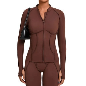 Veste de yoga slim pour femme en marron avec fermeture éclair et passe-pouces
